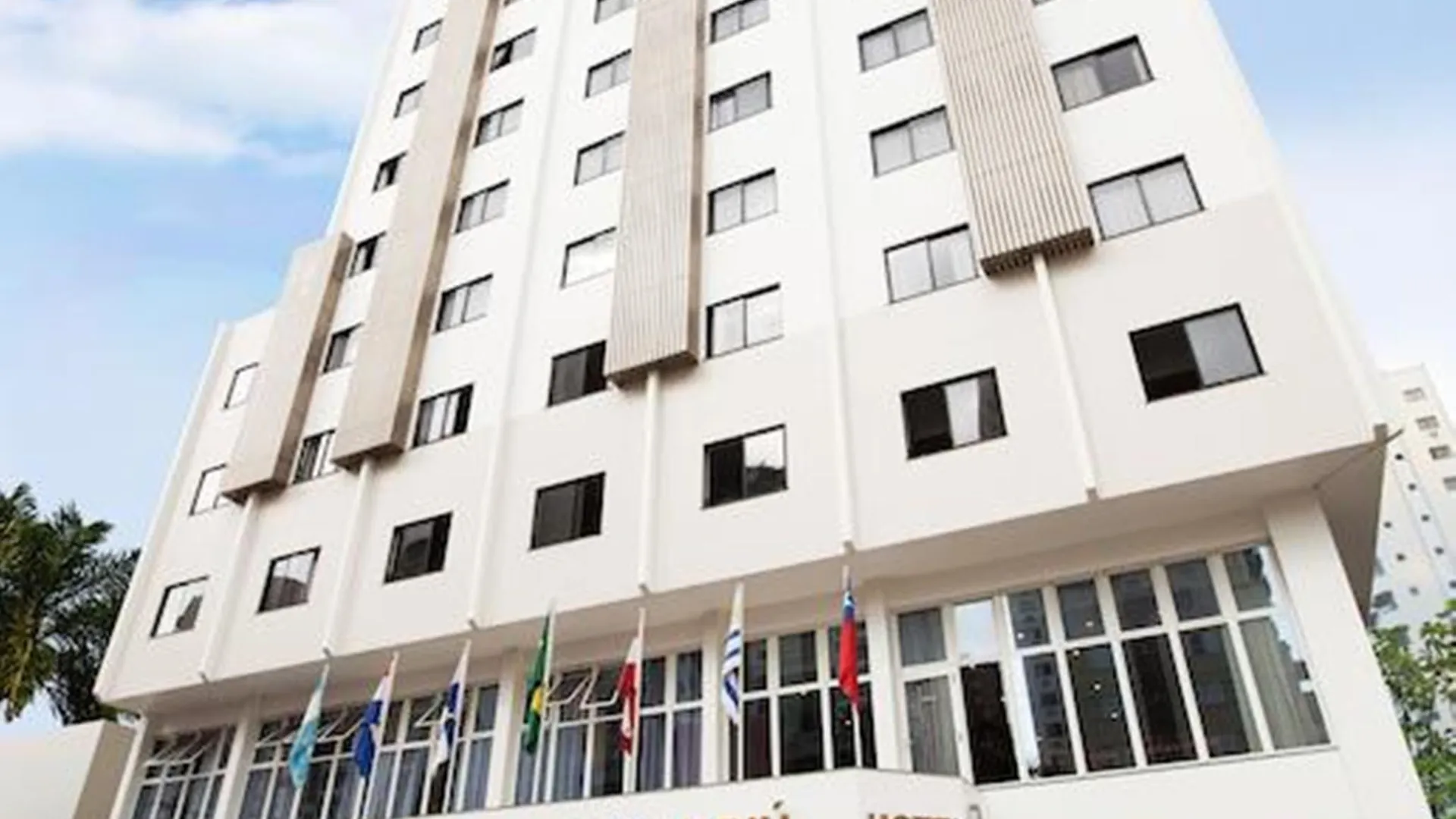 Hotel Plaza Camboriu Балнеариу-Камбориу
