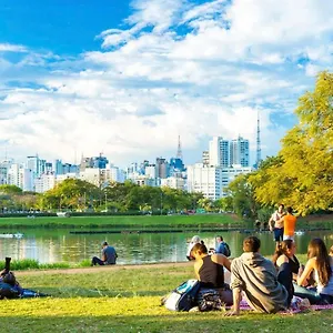 Modernos Totalmente Mobiliados Com Academia Proximo A Metro Parque Ibirapuera E Hospitais São Paulo